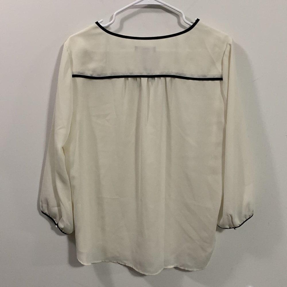 Land’s End beautiful off white blouse with black trim, Size 12, 3/4 sleeves - Picture 3 of 7